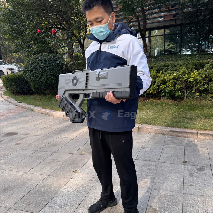 All-in-One Handheld FPV Drone Jammer dengan Detektor Deteksi 5KM 900MHz 1.5GHz 2.4GHz 5.8GHz 0-3km Jamming Distance 0