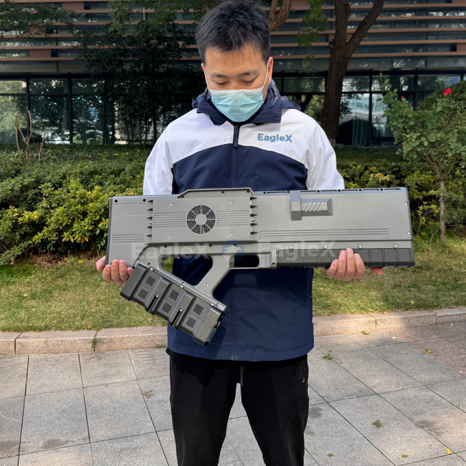 Pistol pengganggu drone genggam portabel dengan detektor deteksi 5KM dan jarak penghalang 0-3km 0